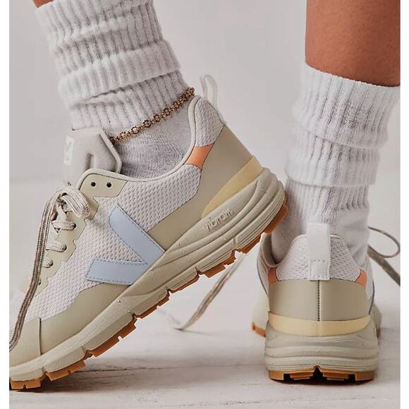 NEW* VEJA Dekkan Alveomesh Sneakers in Size 41 EU 10 US Gravel Ivory Cream $190 - Picture 1 of 8